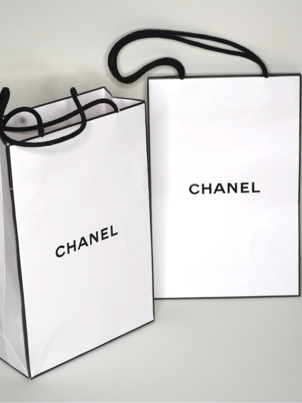 🛍️CHANEL Authentic White and Black Branded Tote Bag Set